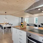 아파트 2 Bedroom Lovely In *