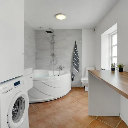 2 Bedroom Lovely In Апартаменты