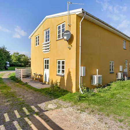 Апартаменты 2 Bedroom Lovely In Gorlev
