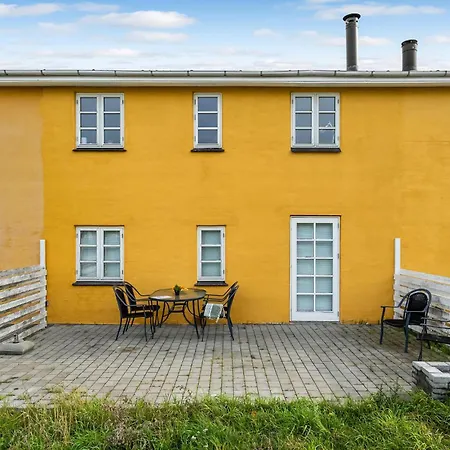 2 Bedroom Lovely In