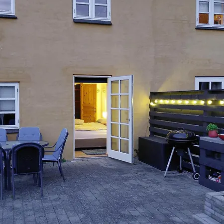 Апартаменты 2 Bedroom Lovely In