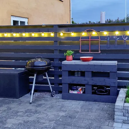 2 Bedroom Lovely In Апартаменты Gorlev