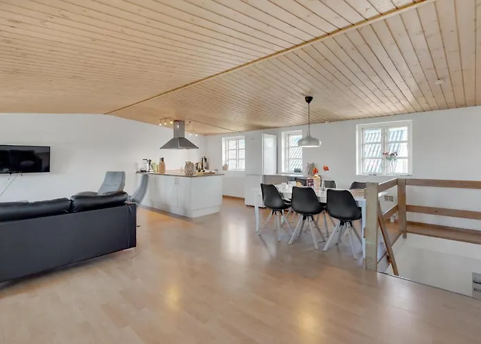 2 Bedroom Lovely In Apartamento Gorlev