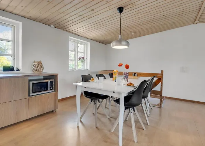 2 Bedroom Lovely In *