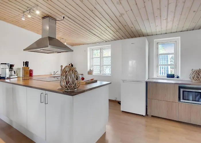 2 Bedroom Lovely In Apartamento *
