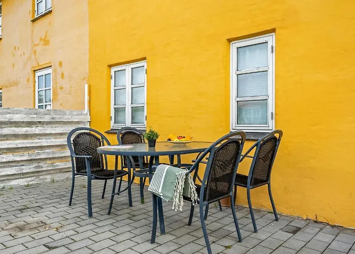 2 Bedroom Lovely In