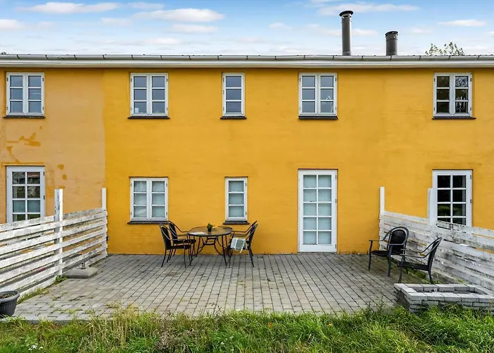 2 Bedroom Lovely In