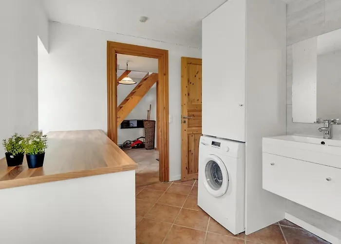 Lejlighed 2 Bedroom Lovely In *