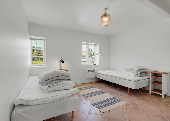 2 Bedroom Lovely In Apartamento