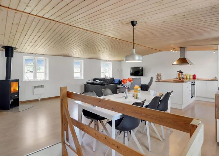2 Bedroom Lovely In
